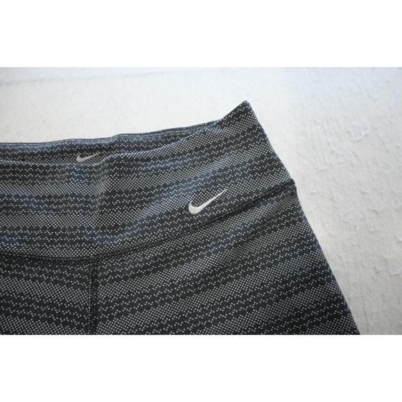Nike Leggings Dri Fit Athletic Compression Yoga Capri Pants Womens Sz XS XSMALL - Picture 3 of 5